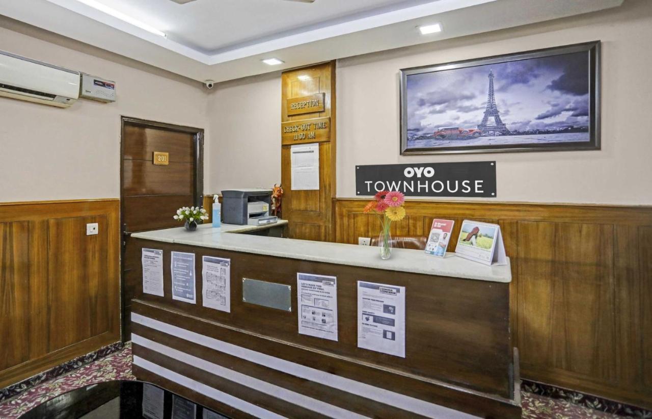 Hotel O Shivam Guest House Нью-Дели Экстерьер фото
