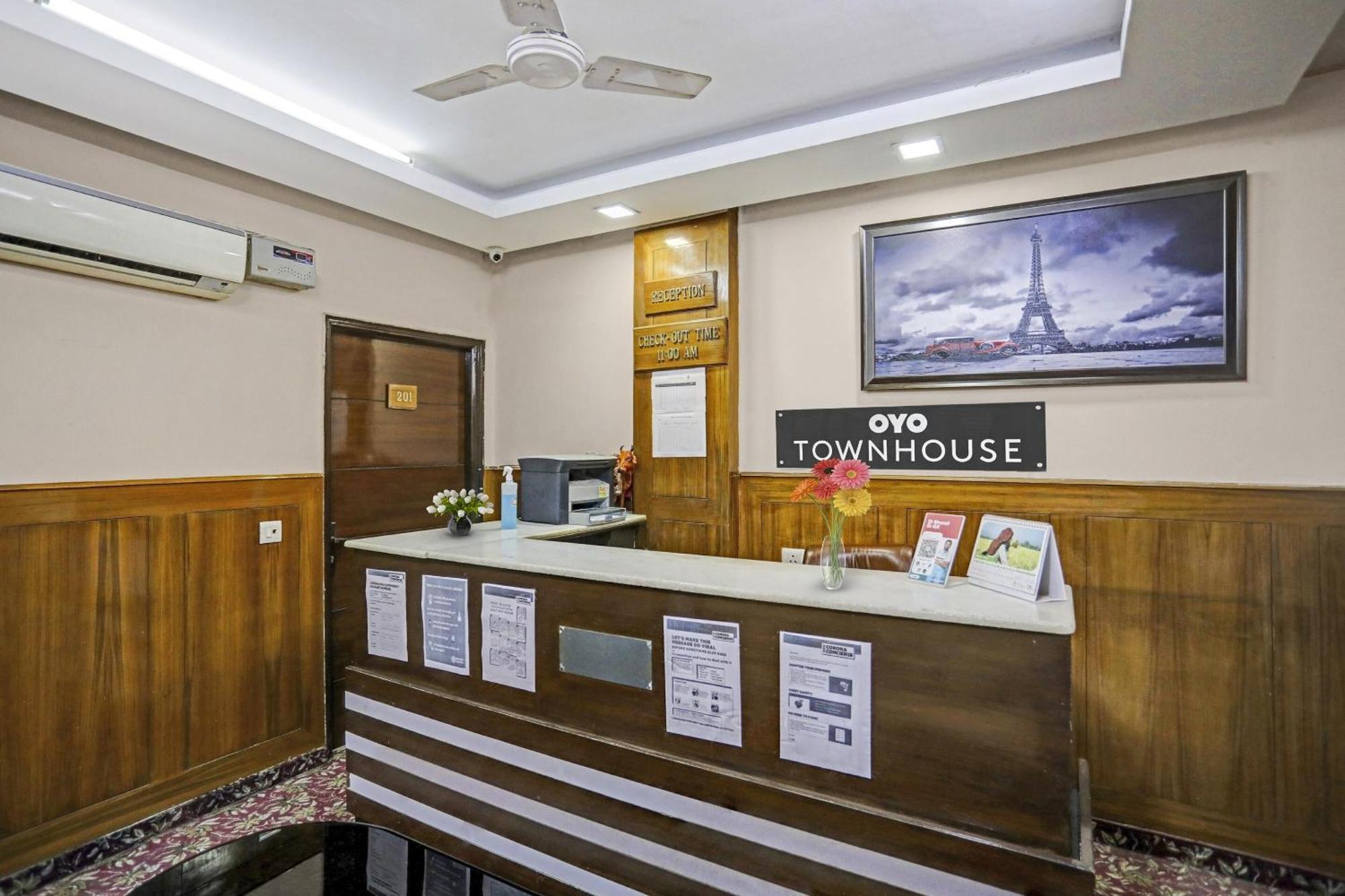 Hotel O Shivam Guest House Нью-Дели Экстерьер фото