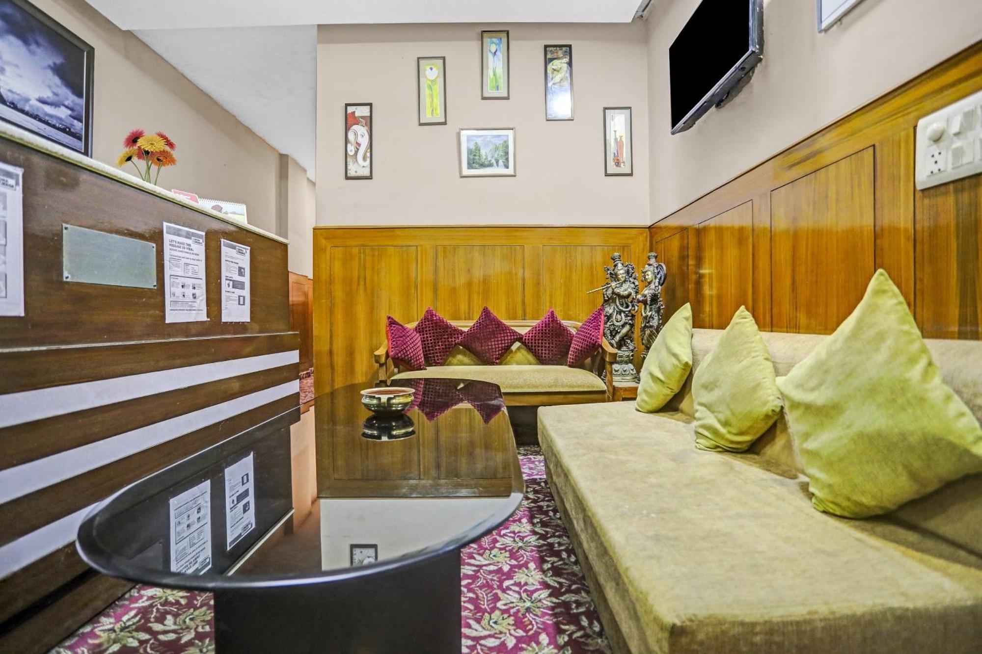 Hotel O Shivam Guest House Нью-Дели Экстерьер фото